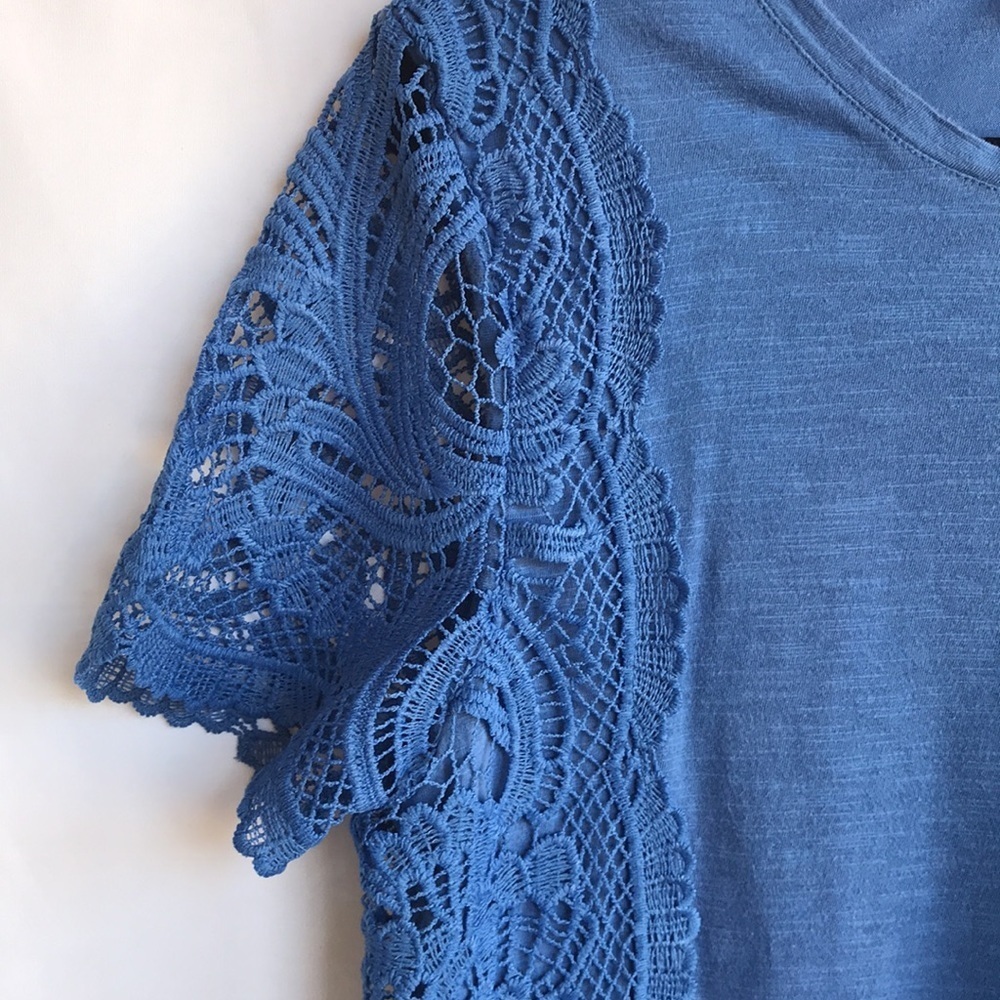 Ann Taylor Loft blue short sleeve top, M - Picture 2 of 7